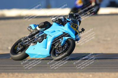 media/Nov-19-2023-CVMA (Sun) [[1f3d1b7ccb]]/Race 17 Amateur Supersport Middleweight/